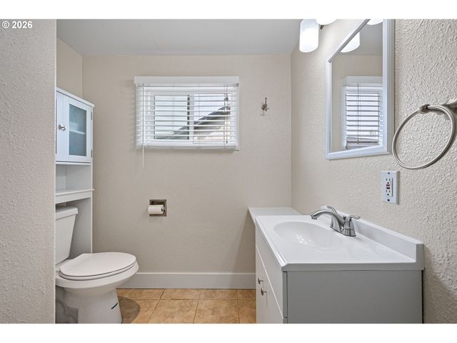 2207 WILLONA Dr, Eugene, OR 97408