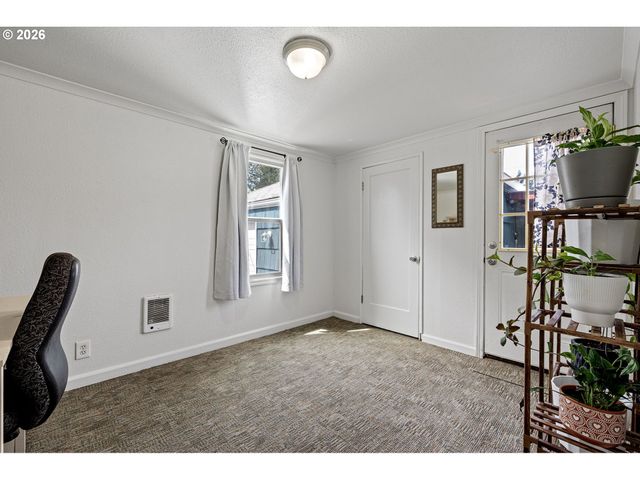 2207 WILLONA Dr, Eugene, OR 97408