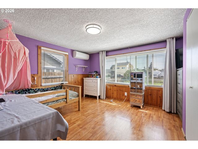 2207 WILLONA Dr, Eugene, OR 97408