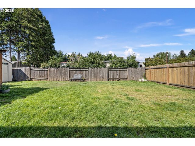 2207 WILLONA Dr, Eugene, OR 97408