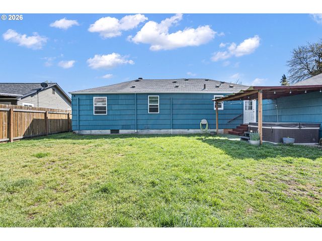 2207 WILLONA Dr, Eugene, OR 97408