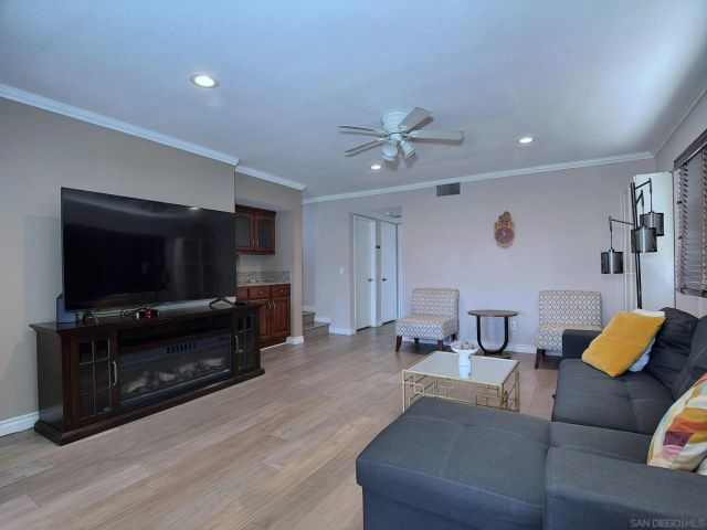 10295 Moorpark, Spring Valley, CA 91978