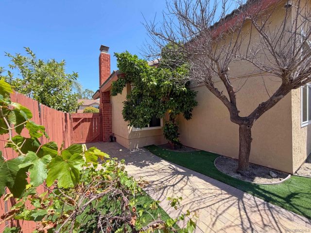 10295 Moorpark, Spring Valley, CA 91978