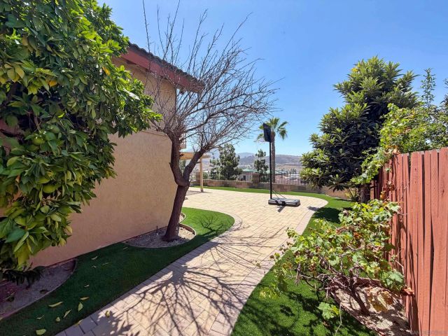 10295 Moorpark, Spring Valley, CA 91978