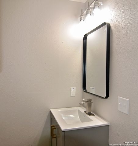 806 N Adams St., Beeville, TX 78102