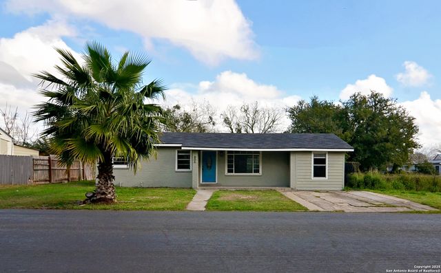 806 N Adams St., Beeville, TX 78102