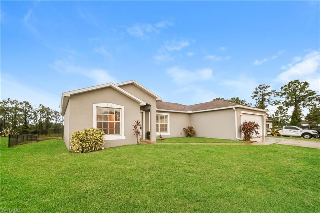 2705 Villa AVE S, LEHIGH ACRES, FL 33976 — photo 2