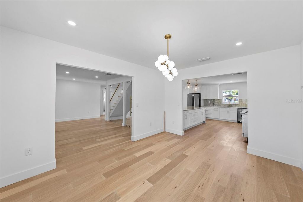 Image 11 of property listing at 10016 KINGFISHER ROAD E, Bradenton, FL 34209