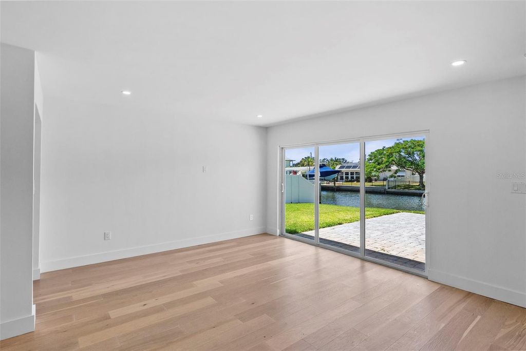 Image 23 of property listing at 10016 KINGFISHER ROAD E, Bradenton, FL 34209