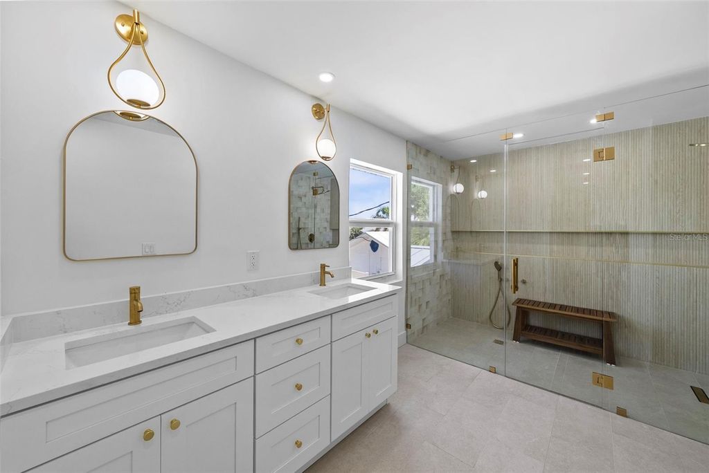 Image 45 of property listing at 10016 KINGFISHER ROAD E, Bradenton, FL 34209