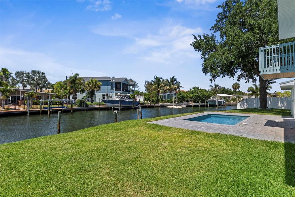 Image 53 of property listing at 10016 KINGFISHER ROAD E, Bradenton, FL 34209