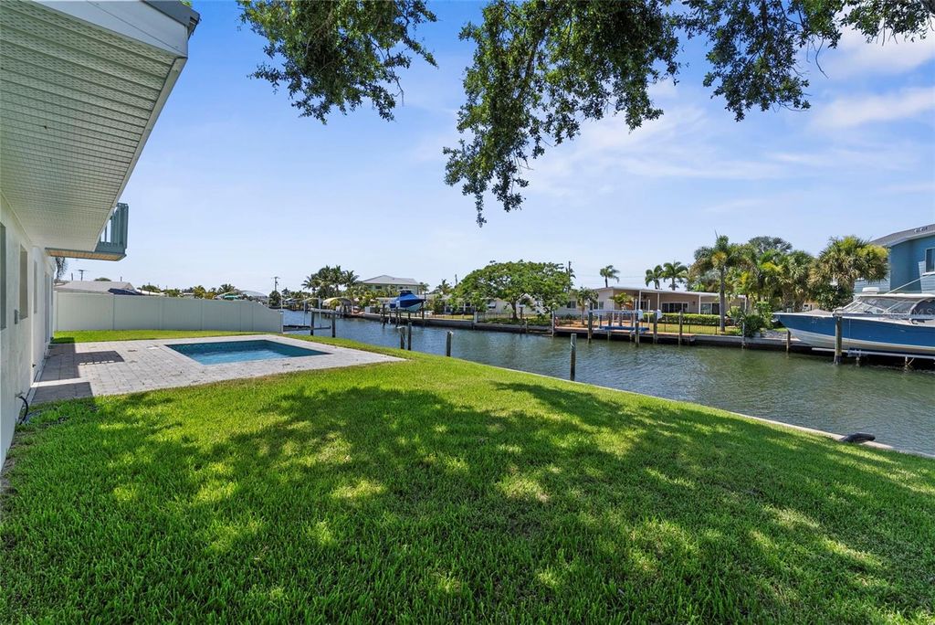 Image 54 of property listing at 10016 KINGFISHER ROAD E, Bradenton, FL 34209