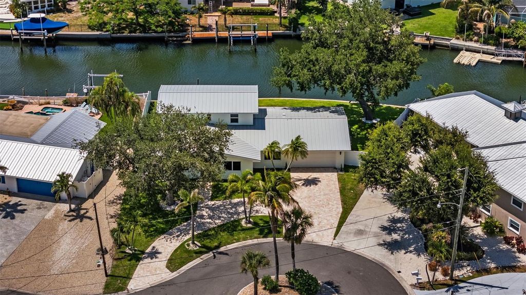 Image 59 of property listing at 10016 KINGFISHER ROAD E, Bradenton, FL 34209