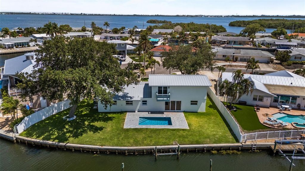 Image 60 of property listing at 10016 KINGFISHER ROAD E, Bradenton, FL 34209