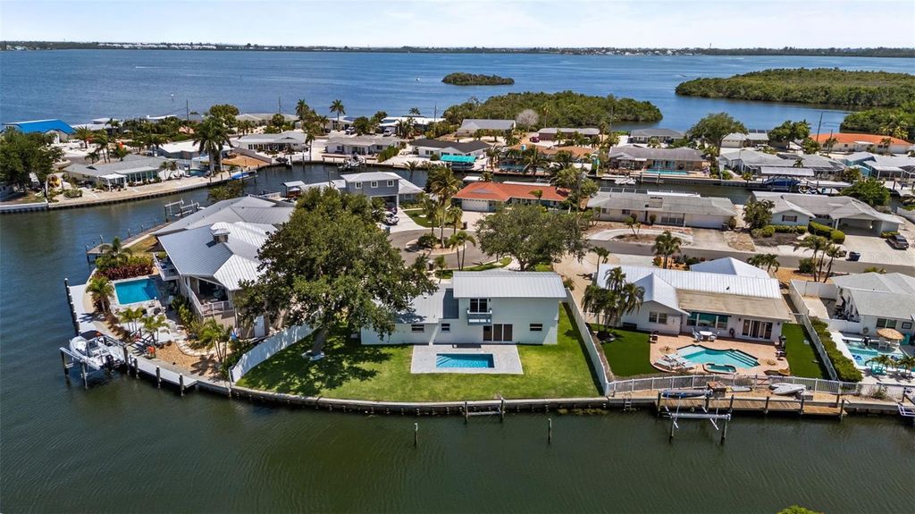 Image 62 of property listing at 10016 KINGFISHER ROAD E, Bradenton, FL 34209