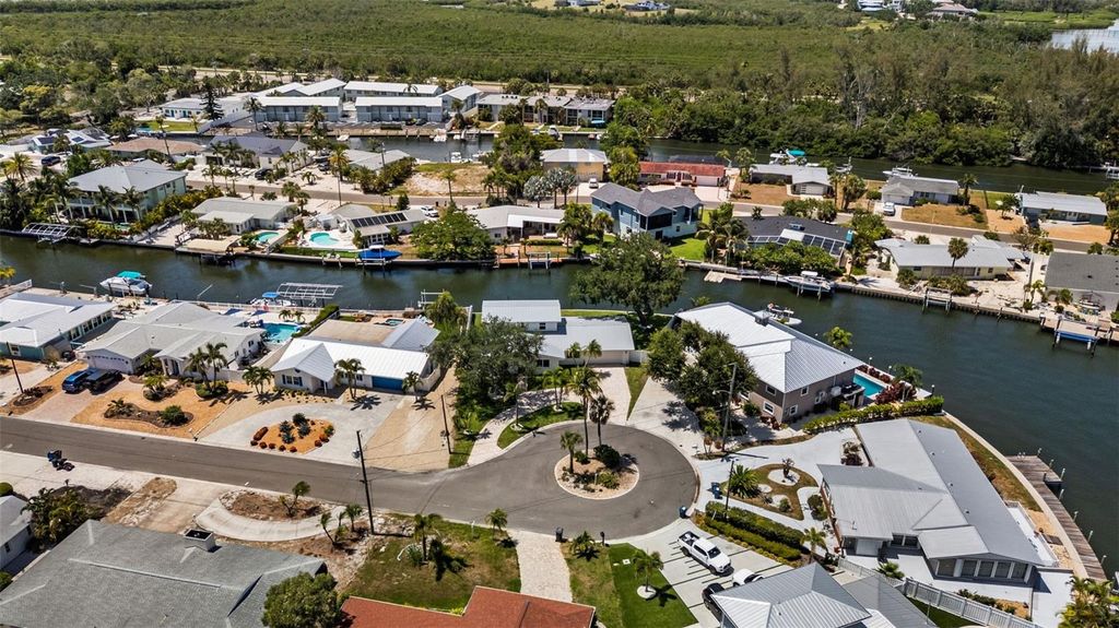 Image 67 of property listing at 10016 KINGFISHER ROAD E, Bradenton, FL 34209