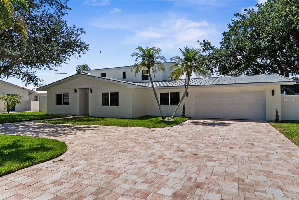 Image 79 of property listing at 10016 KINGFISHER ROAD E, Bradenton, FL 34209