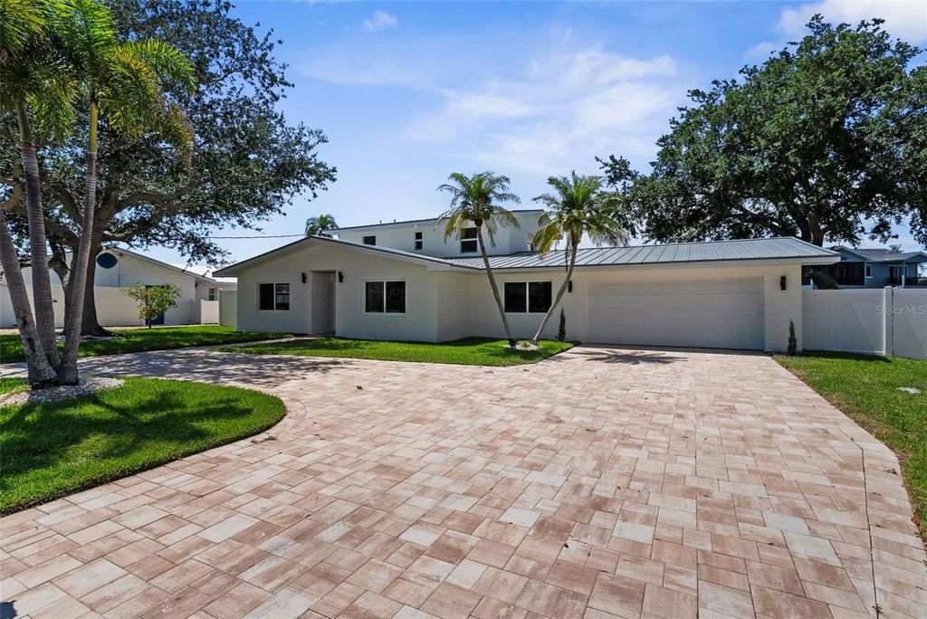 Image 80 of property listing at 10016 KINGFISHER ROAD E, Bradenton, FL 34209