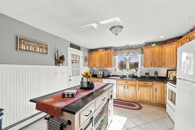 77 Summer St, Rehoboth, MA 02769