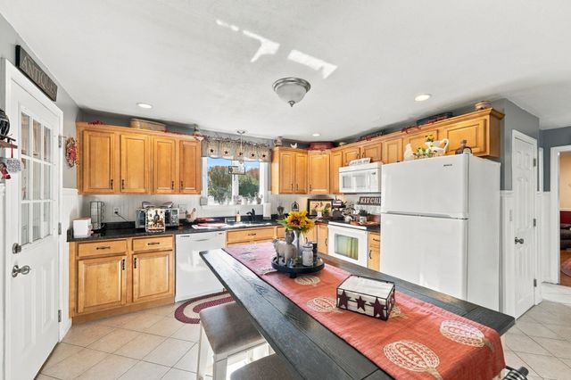 77 Summer St, Rehoboth, MA 02769