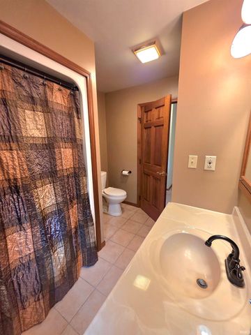 10978 E Robin Lane, Walkerton, IN 46574