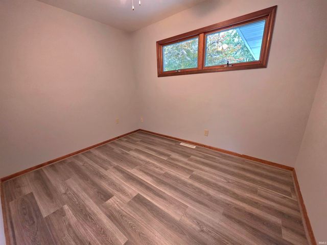 10978 E Robin Lane, Walkerton, IN 46574