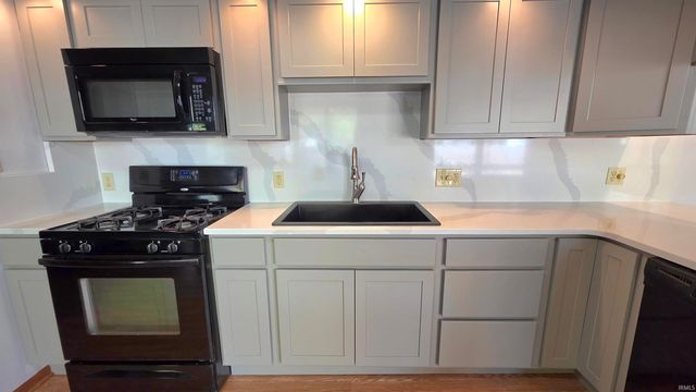 10978 E Robin Lane, Walkerton, IN 46574