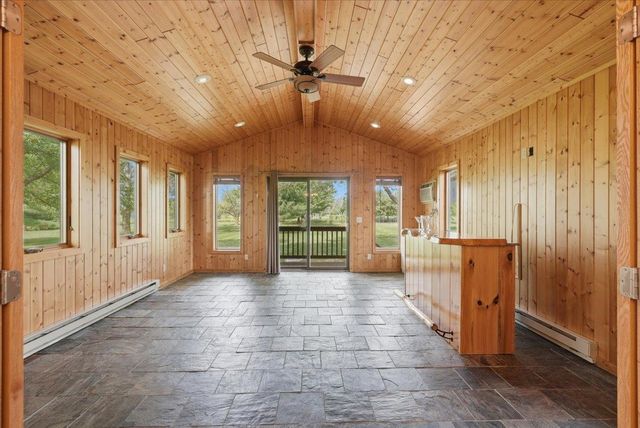 964 Fraser Lane, Hudson, WI 54016