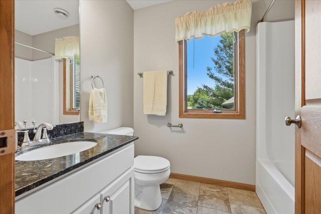 964 Fraser Lane, Hudson, WI 54016