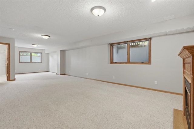 964 Fraser Lane, Hudson, WI 54016