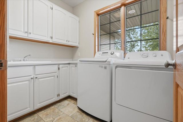 964 Fraser Lane, Hudson, WI 54016