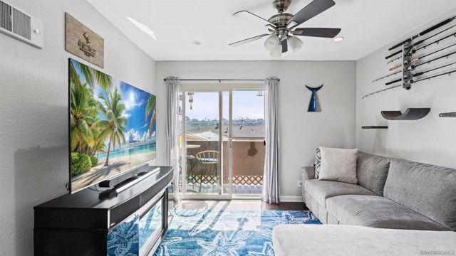 4368 Temecula St 205, San Diego, CA 92107