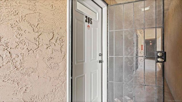 4368 Temecula St 205, San Diego, CA 92107