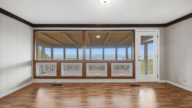 12024 Laurbrow Road, Soddy Daisy, TN 37379