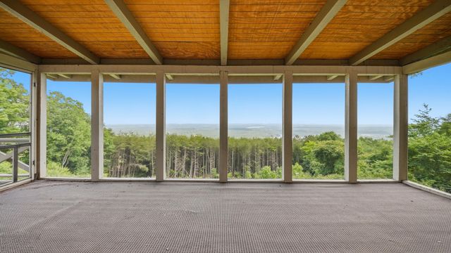 12024 Laurbrow Road, Soddy Daisy, TN 37379