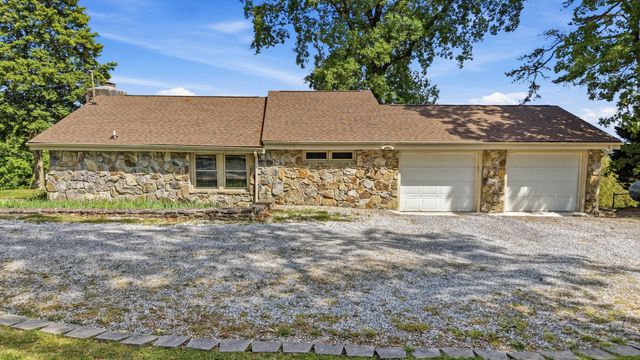 12024 Laurbrow Road, Soddy Daisy, TN 37379