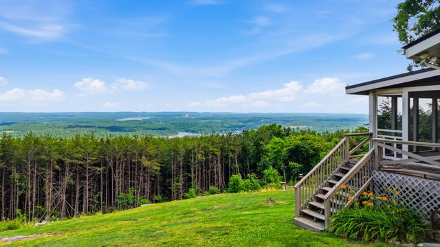 12024 Laurbrow Road, Soddy Daisy, TN 37379