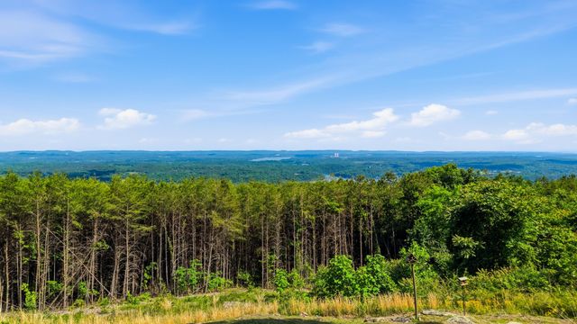 12024 Laurbrow Road, Soddy Daisy, TN 37379