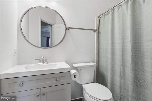 111 CONNERY TER SW, Leesburg, VA 20175