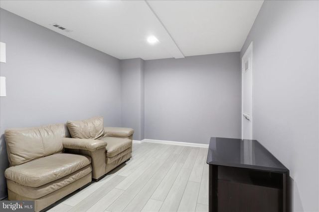 111 CONNERY TER SW, Leesburg, VA 20175