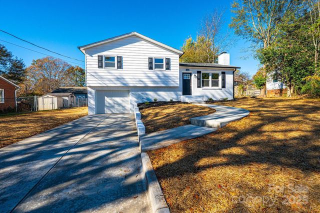 731 7th Avenue Court SE, Hickory, NC 28602