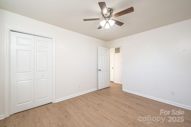 731 7th Avenue Court SE, Hickory, NC 28602