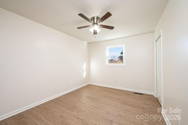 731 7th Avenue Court SE, Hickory, NC 28602