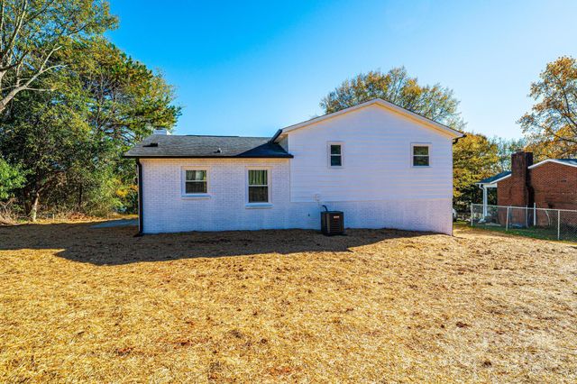 731 7th Avenue Court SE, Hickory, NC 28602