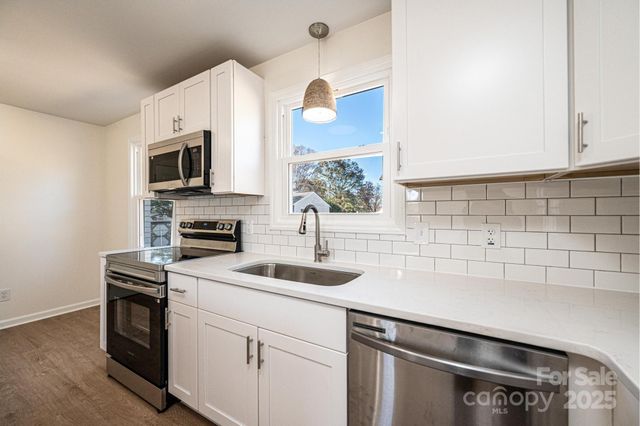 731 7th Avenue Court SE, Hickory, NC 28602