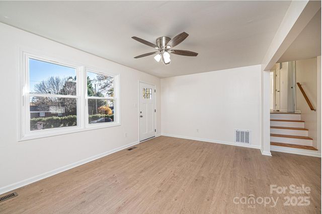 731 7th Avenue Court SE, Hickory, NC 28602