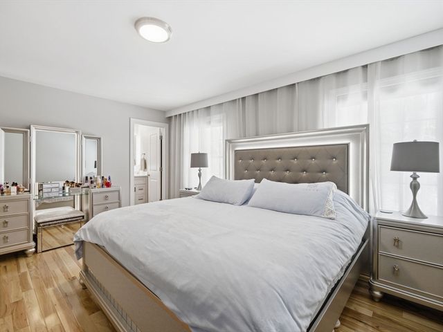 4 Wilshire Ln, Pelham, NH 03076