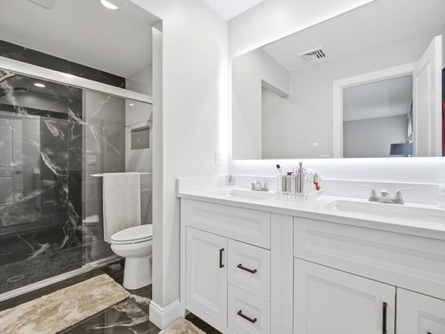 4 Wilshire Ln, Pelham, NH 03076