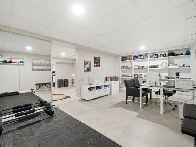 4 Wilshire Ln, Pelham, NH 03076