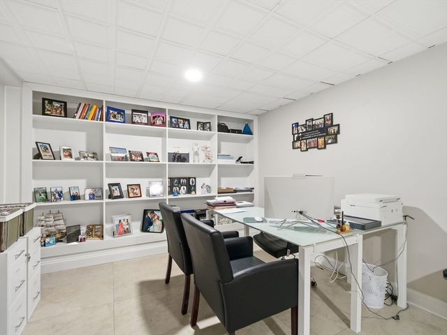 4 Wilshire Ln, Pelham, NH 03076